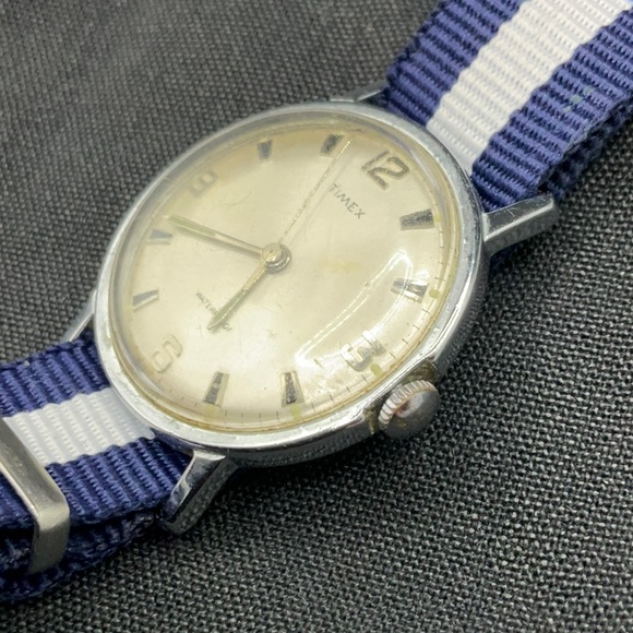 1968 Vintage Timex Marlin Runs. 33 MM Dial - Picture 6 of 7
